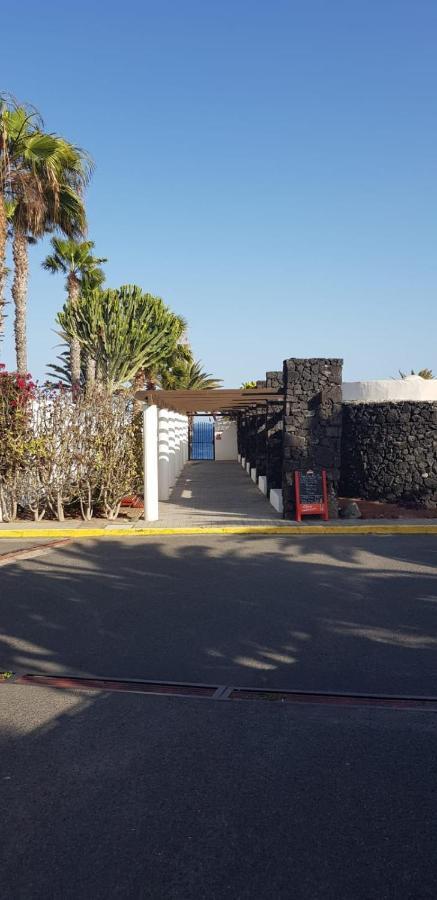 Playa Roca Bungalows Costa Teguise Exterior foto