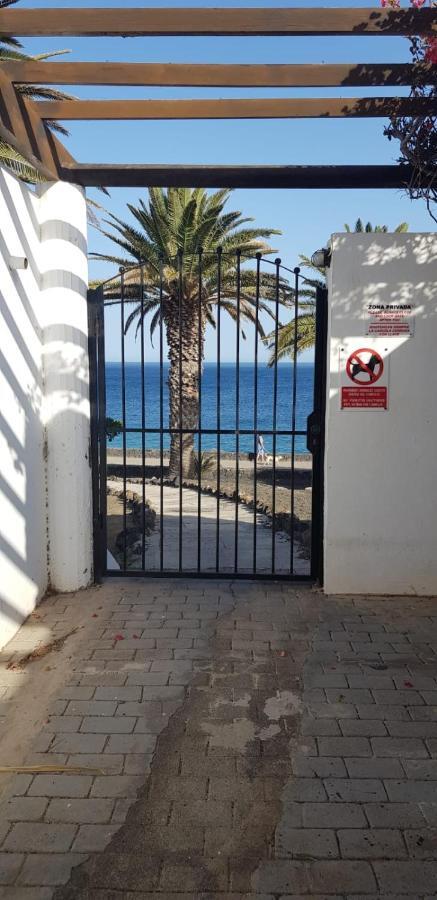 Playa Roca Bungalows Costa Teguise Exterior foto
