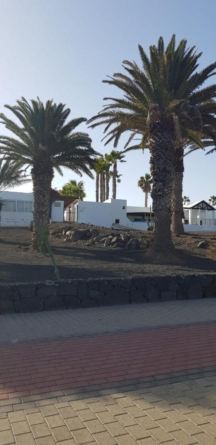 Playa Roca Bungalows Costa Teguise Exterior foto