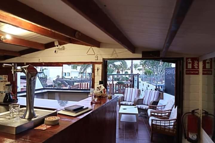 Playa Roca Bungalows Costa Teguise Exterior foto