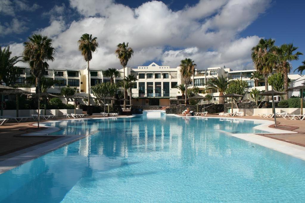 Playa Roca Bungalows Costa Teguise Exterior foto